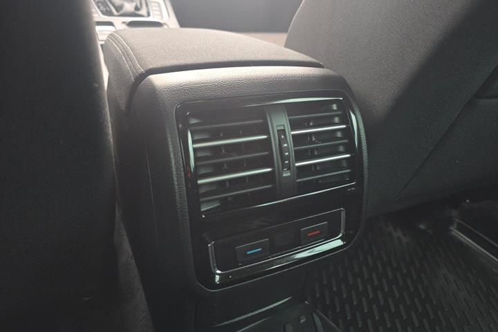 Sort VW Passat fra 2018