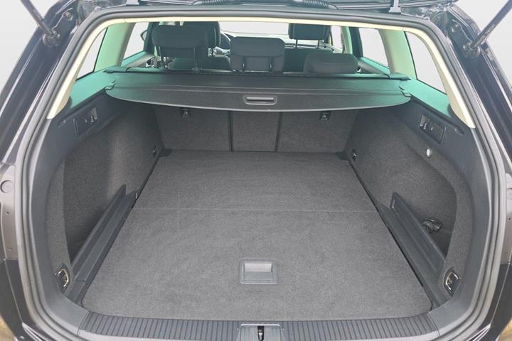 Sort VW Passat fra 2018