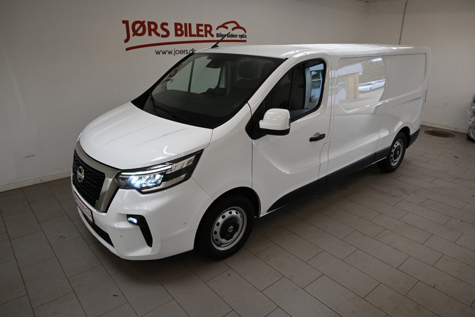 Hvid Nissan Primastar fra 2022