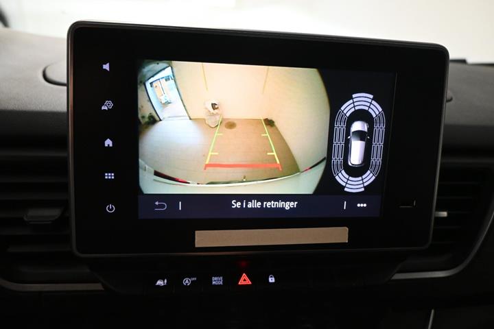 Hvid Nissan Primastar fra 2022