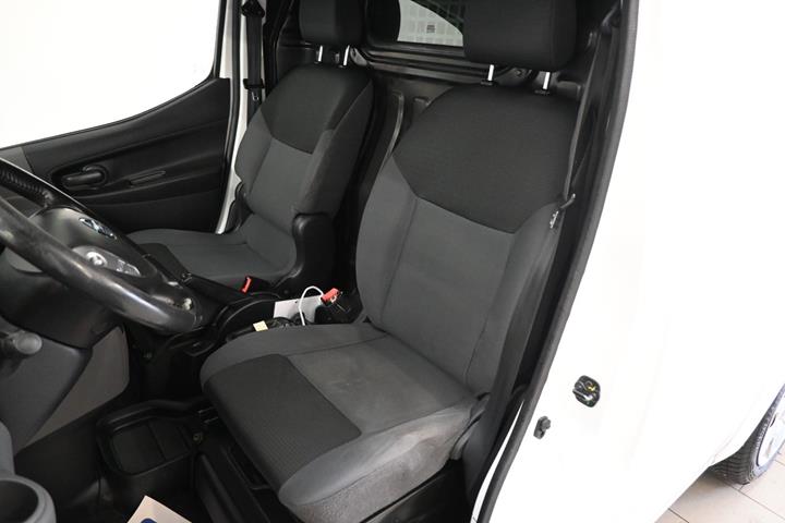 Hvid Nissan e-NV200 fra 2014