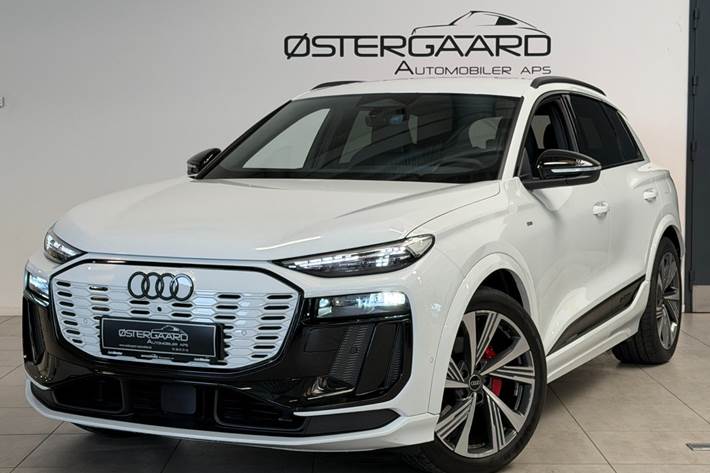 Hvid Audi Q6 e-tron fra 2025