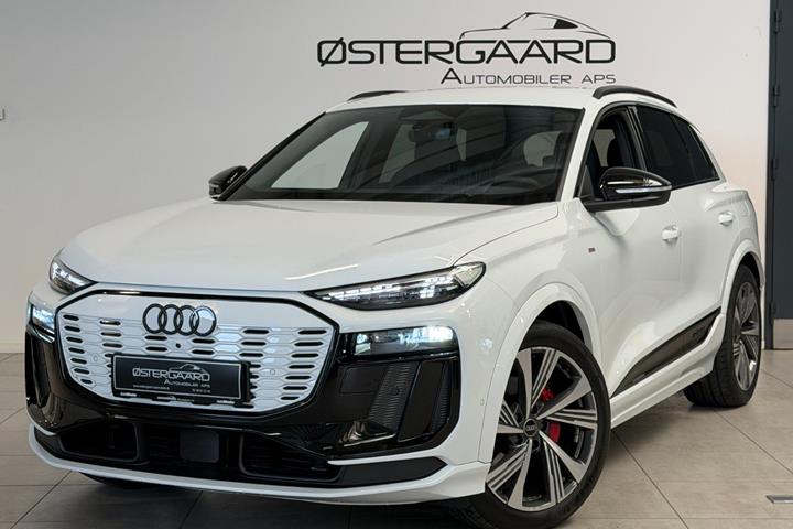 Hvid Audi Q6 e-tron fra 2025 set udefra