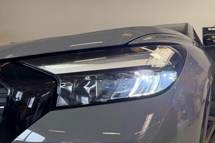 Grå Audi Q4 e-tron fra 2025