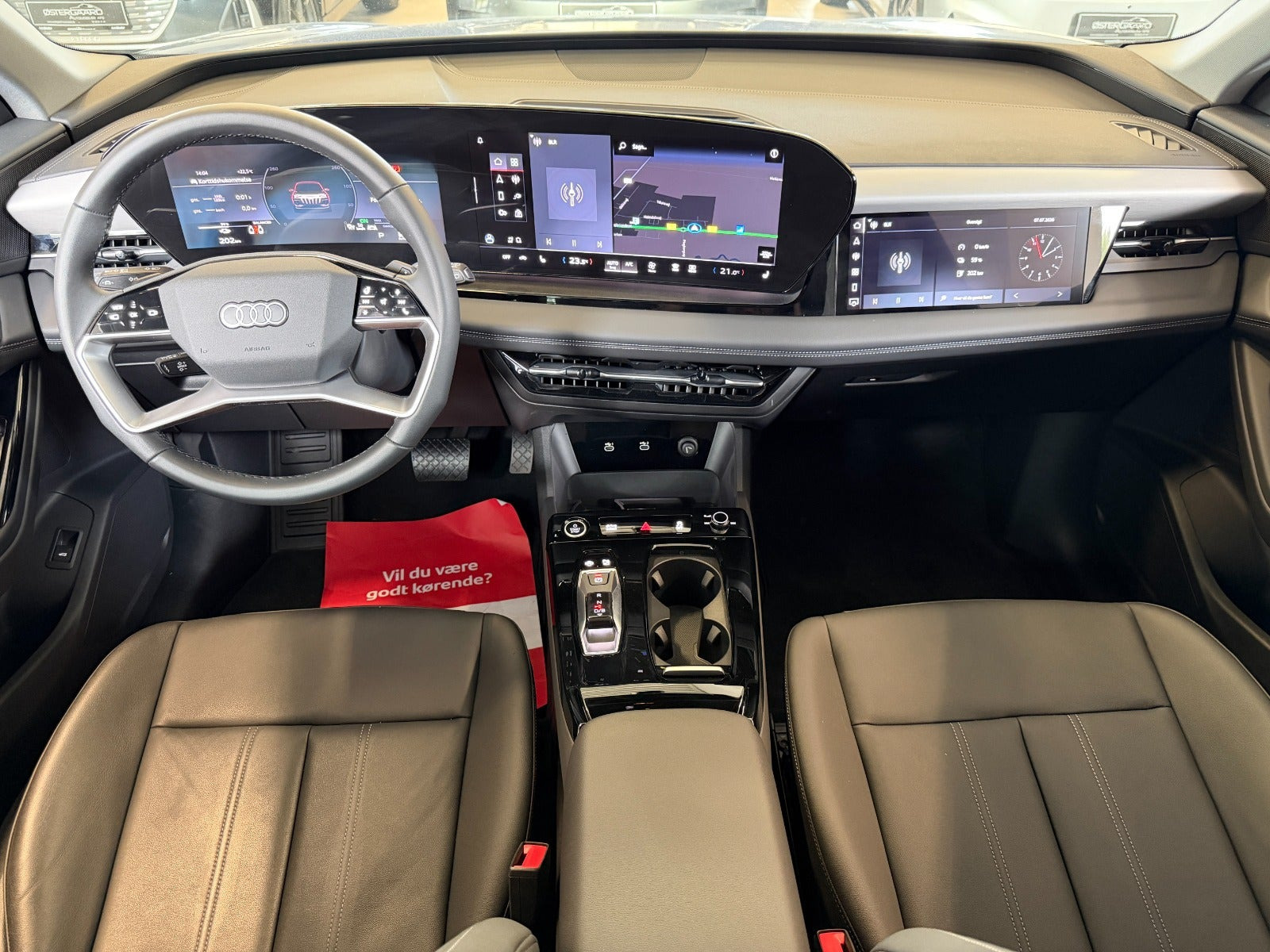 Blå Audi Q6 e-tron fra 2025