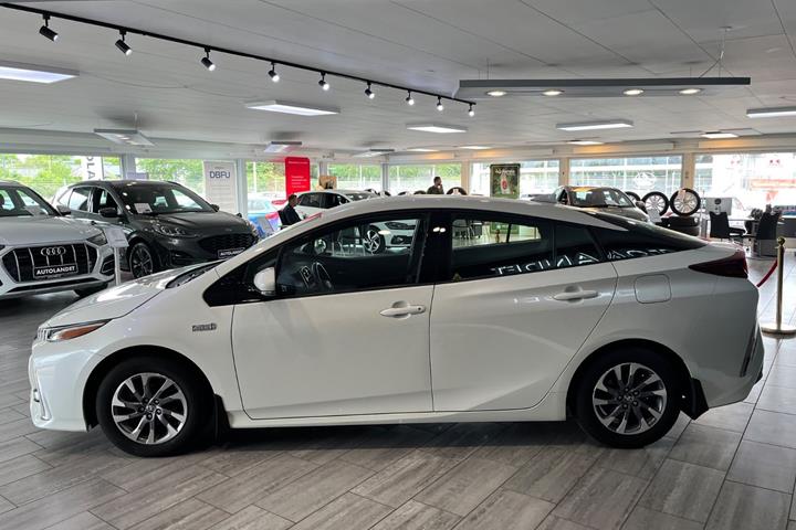 Hvid Toyota Prius fra 2018