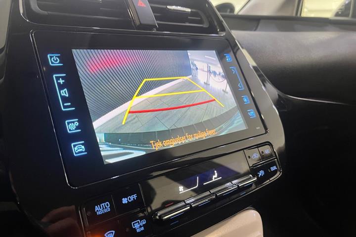 Hvid Toyota Prius fra 2018