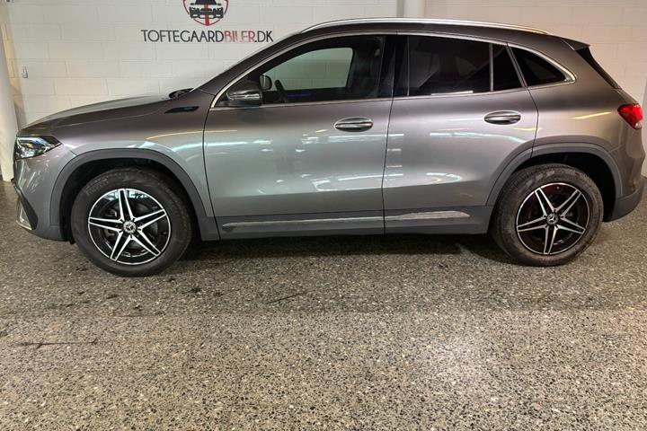 Grå Mercedes EQA250 fra 2021