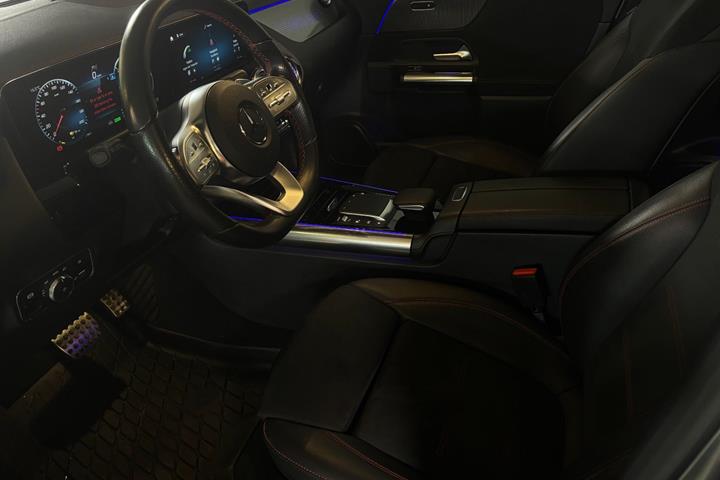 Grå Mercedes EQA250 fra 2021