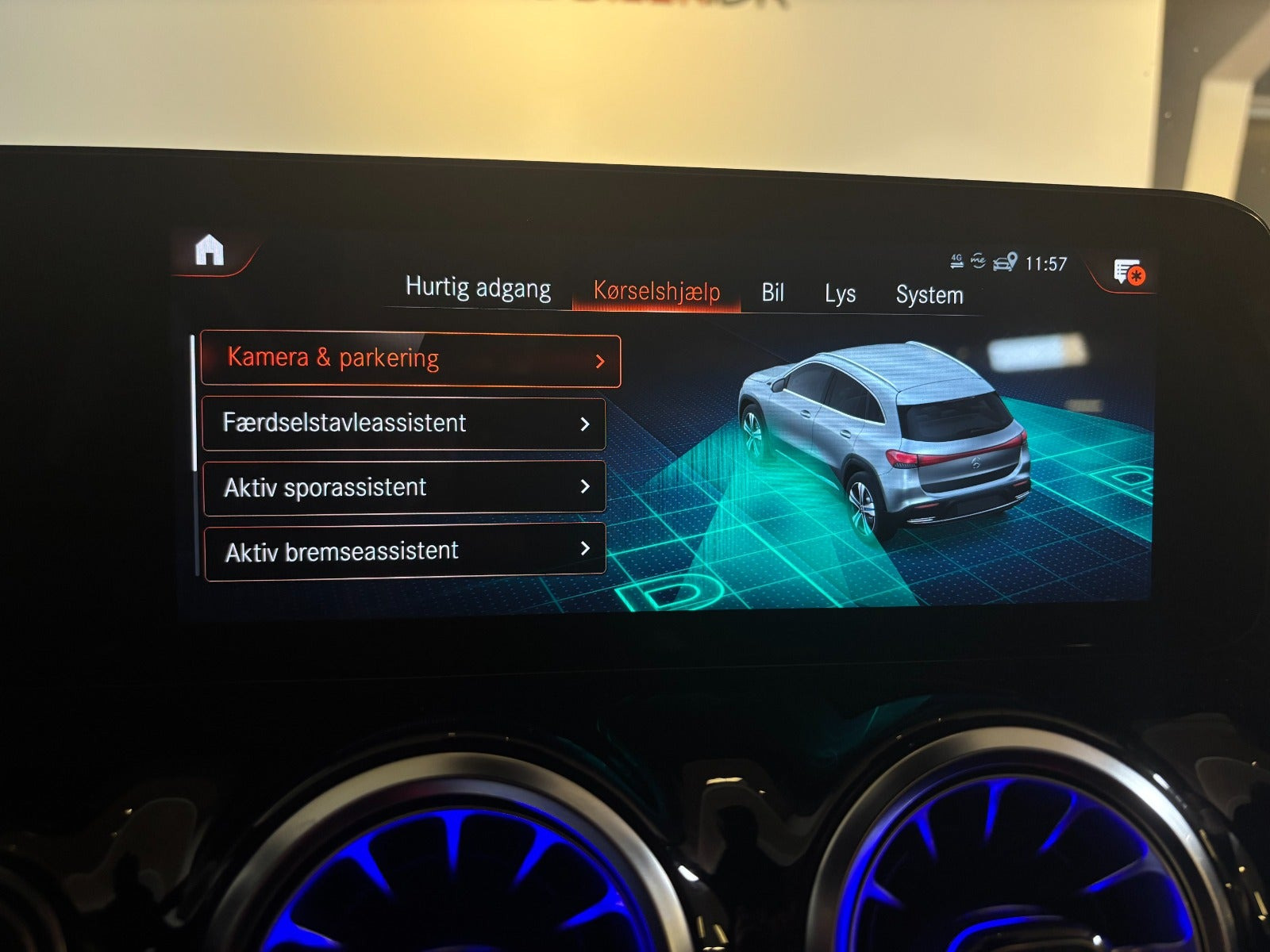 Grå Mercedes EQA250 fra 2021