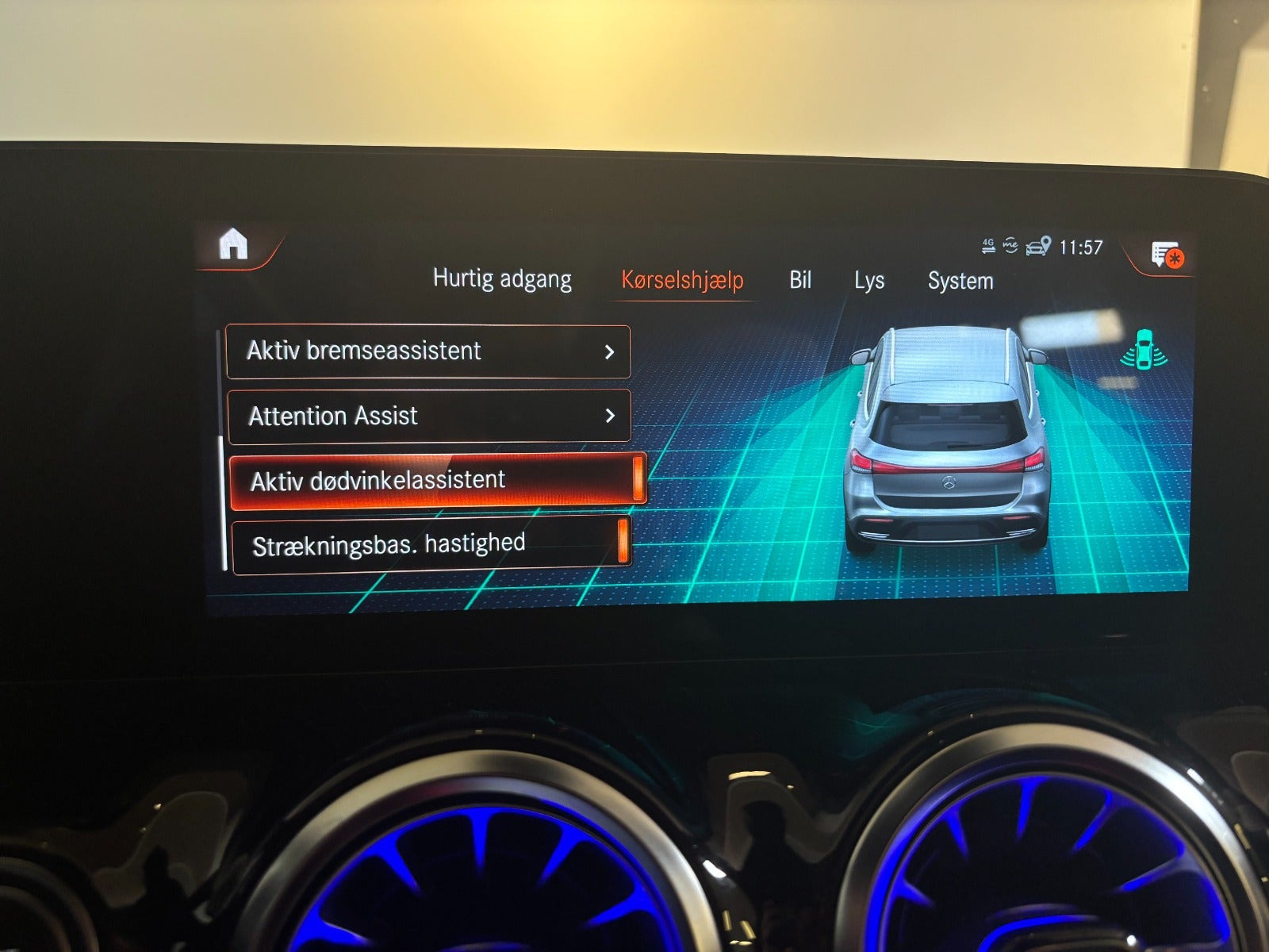 Grå Mercedes EQA250 fra 2021