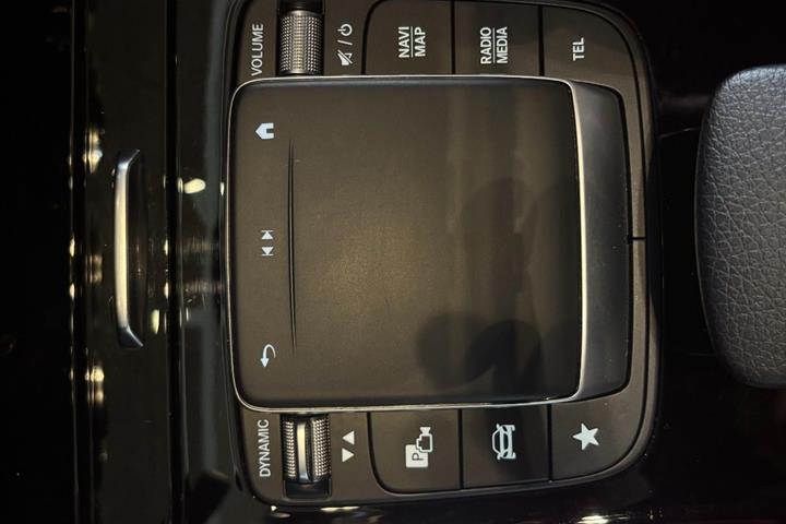 Grå Mercedes EQA250 fra 2021