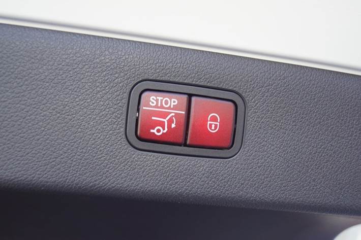 Hvid Mercedes EQS450+ fra 2022