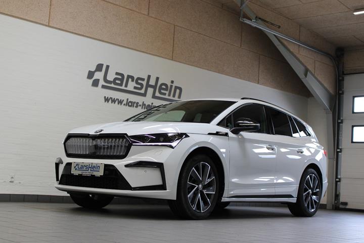 Hvid Skoda Enyaq fra 2022