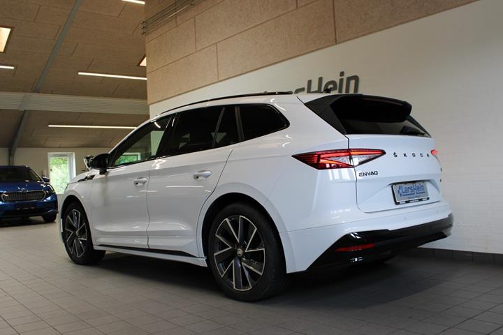 Hvid Skoda Enyaq fra 2022
