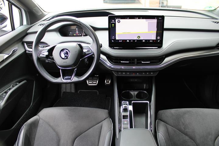 Hvid Skoda Enyaq fra 2022