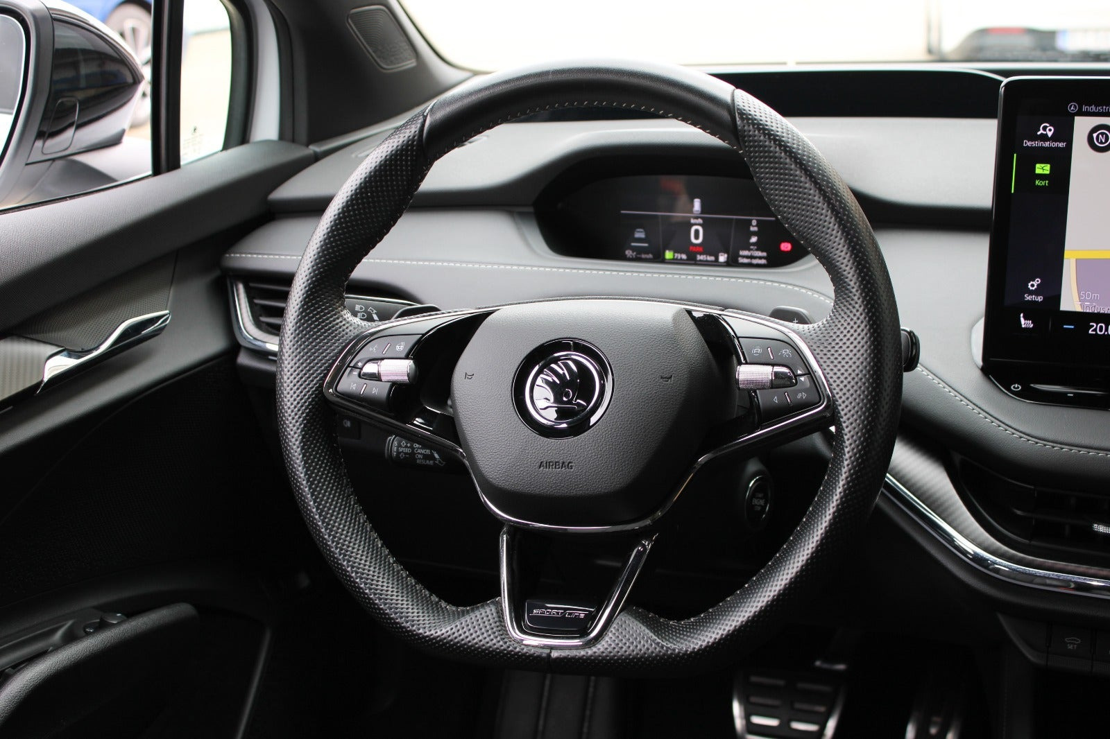 Hvid Skoda Enyaq fra 2022