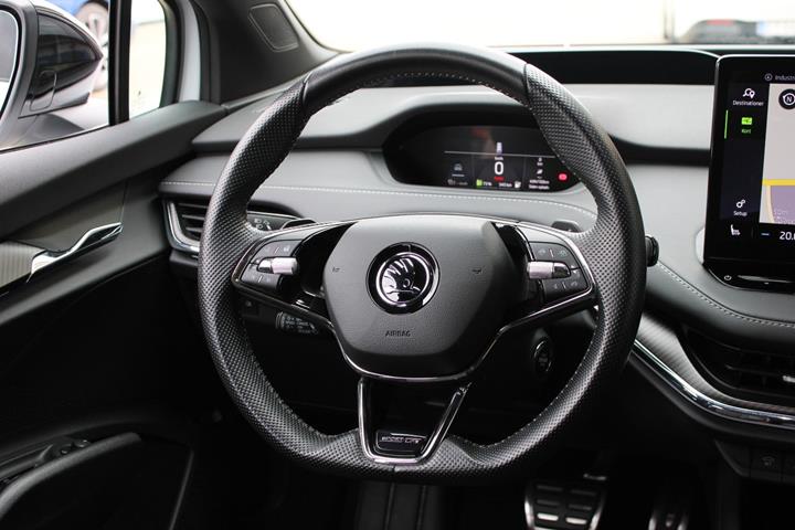 Hvid Skoda Enyaq fra 2022