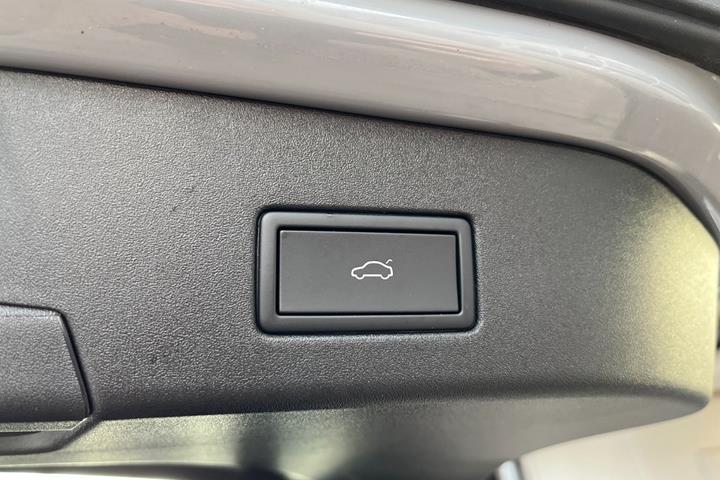Grå VW ID.4 fra 2025