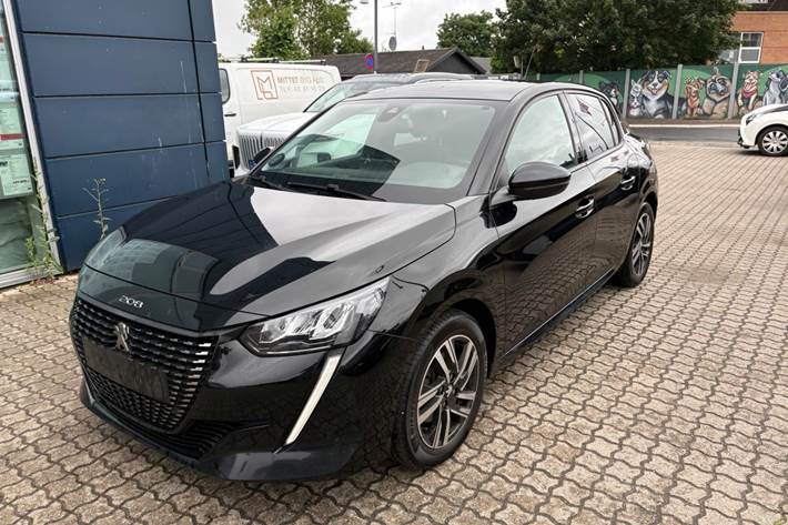 Rød Peugeot 208 fra 2020
