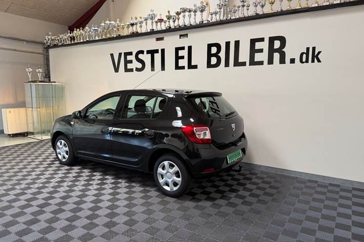 Sort Dacia Sandero fra 2013