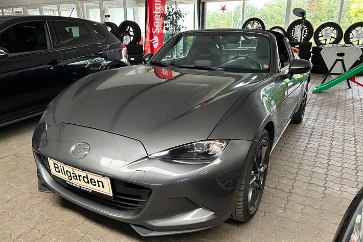 Sort Mazda MX-5 fra 2017