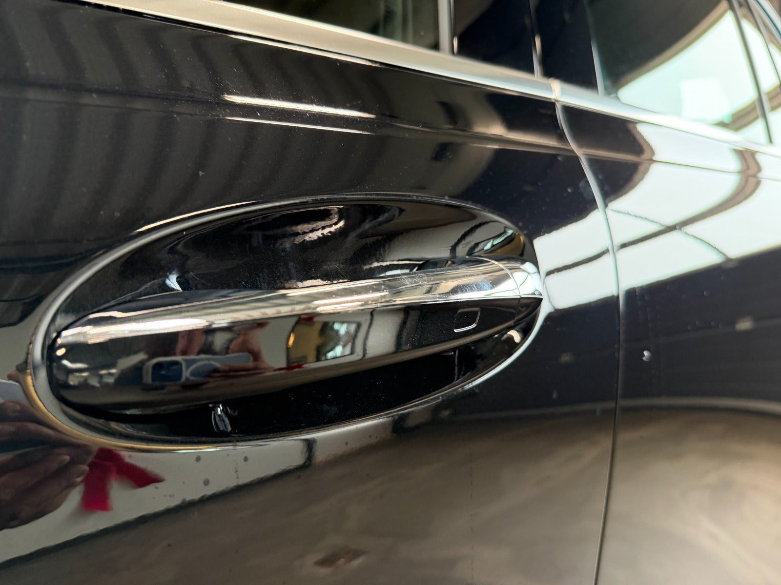 Sort Mercedes EQB250+ fra 2025