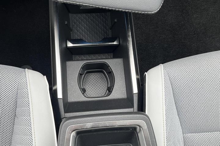 Grå Renault Scenic E-Tech fra 2024