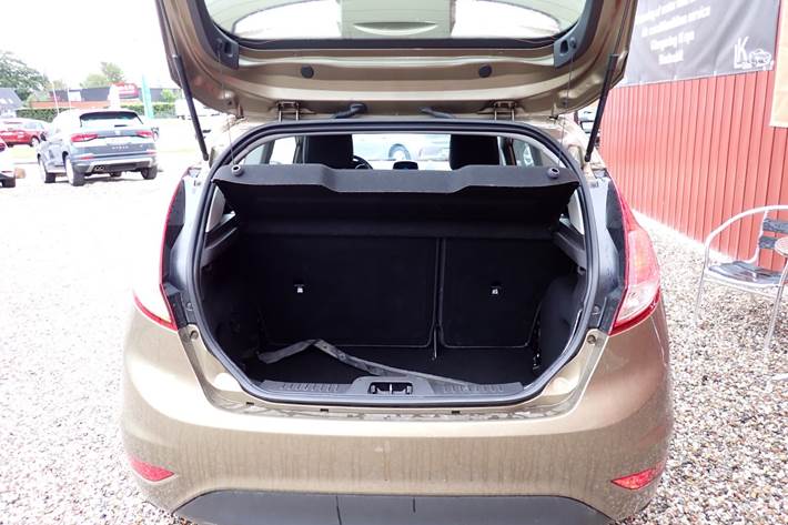 Brun Ford Fiesta fra 2014