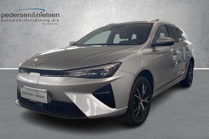 Sølv MG MG5 Electric fra 2023 set udefra
