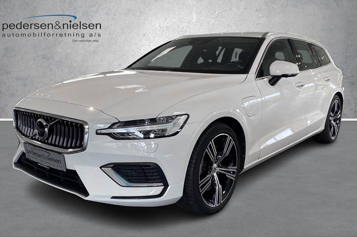 Hvid Volvo V60 fra 2022
