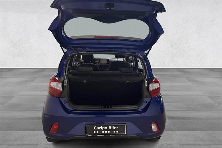 Blå Hyundai i10 fra 2023