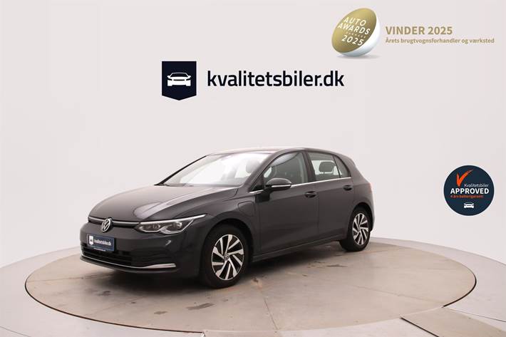 Grå VW Golf fra 2020