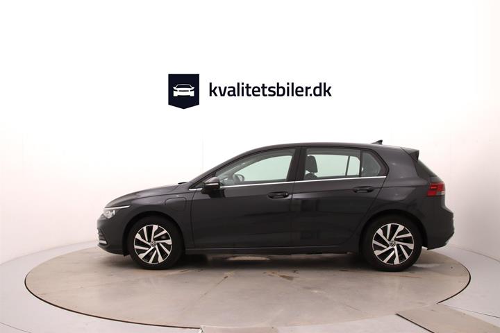 Grå VW Golf fra 2020