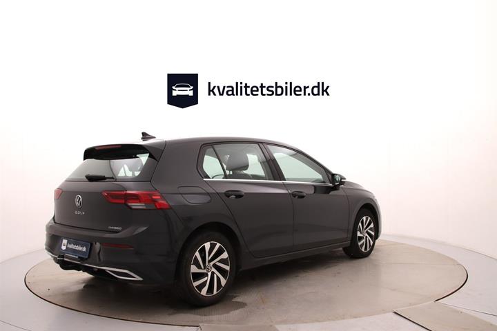 Grå VW Golf fra 2020