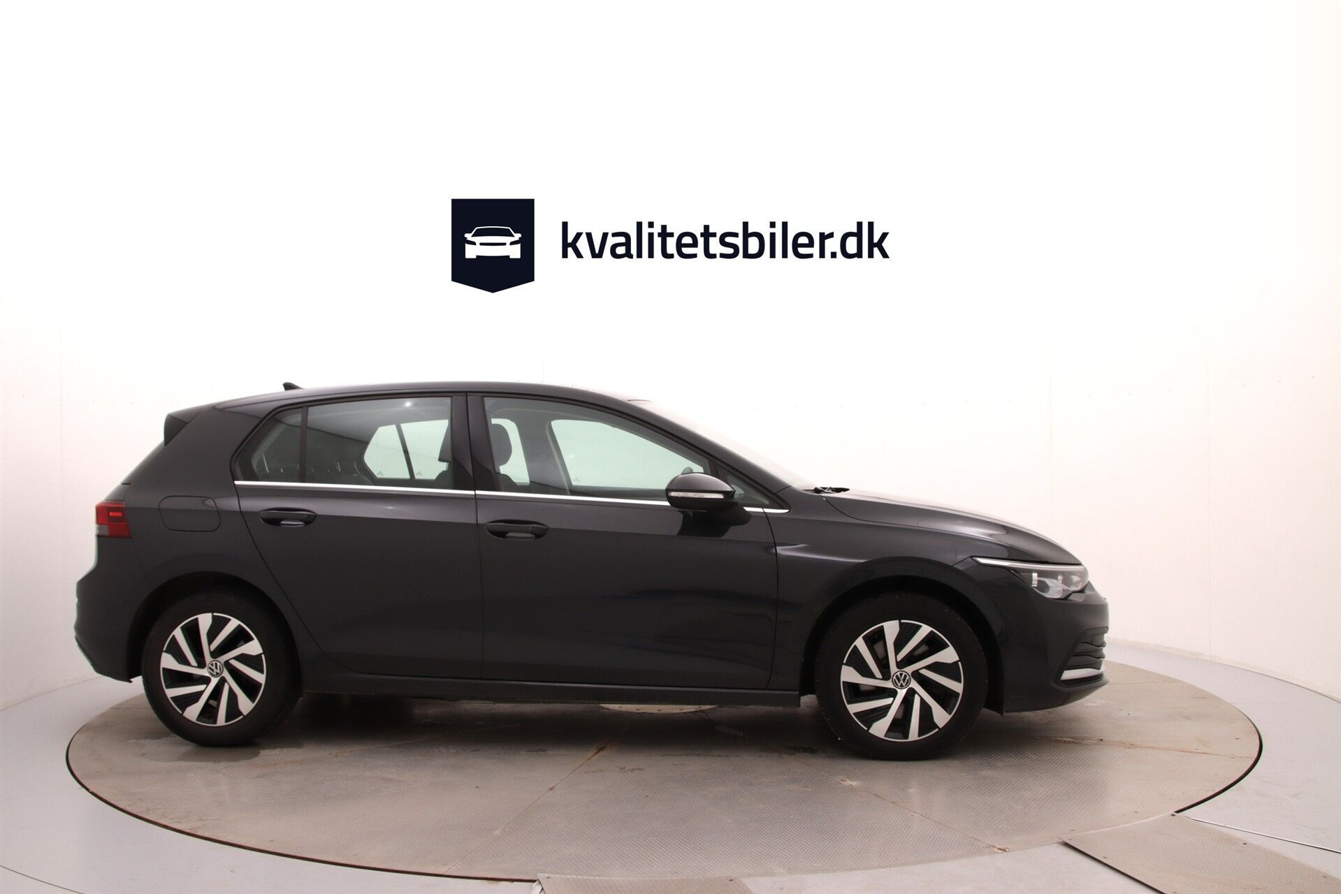 Grå VW Golf fra 2020