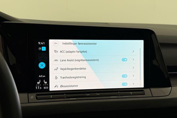 Grå VW Golf fra 2020