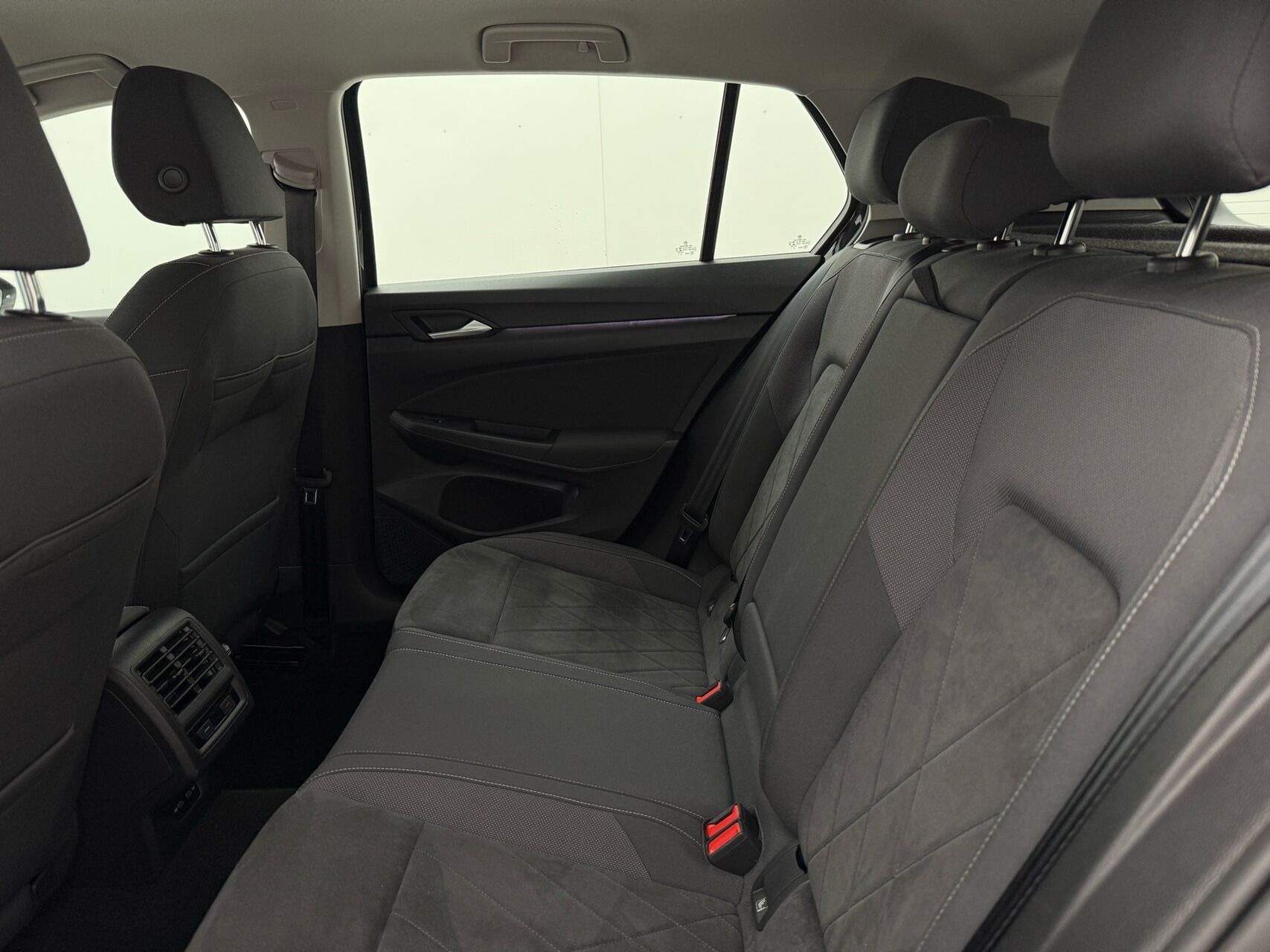 Grå VW Golf fra 2020