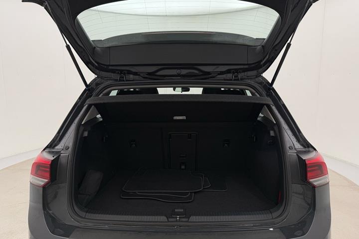Grå VW Golf fra 2020