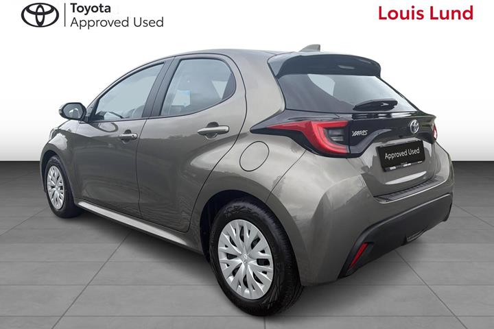 Bronze Toyota Yaris fra 2023