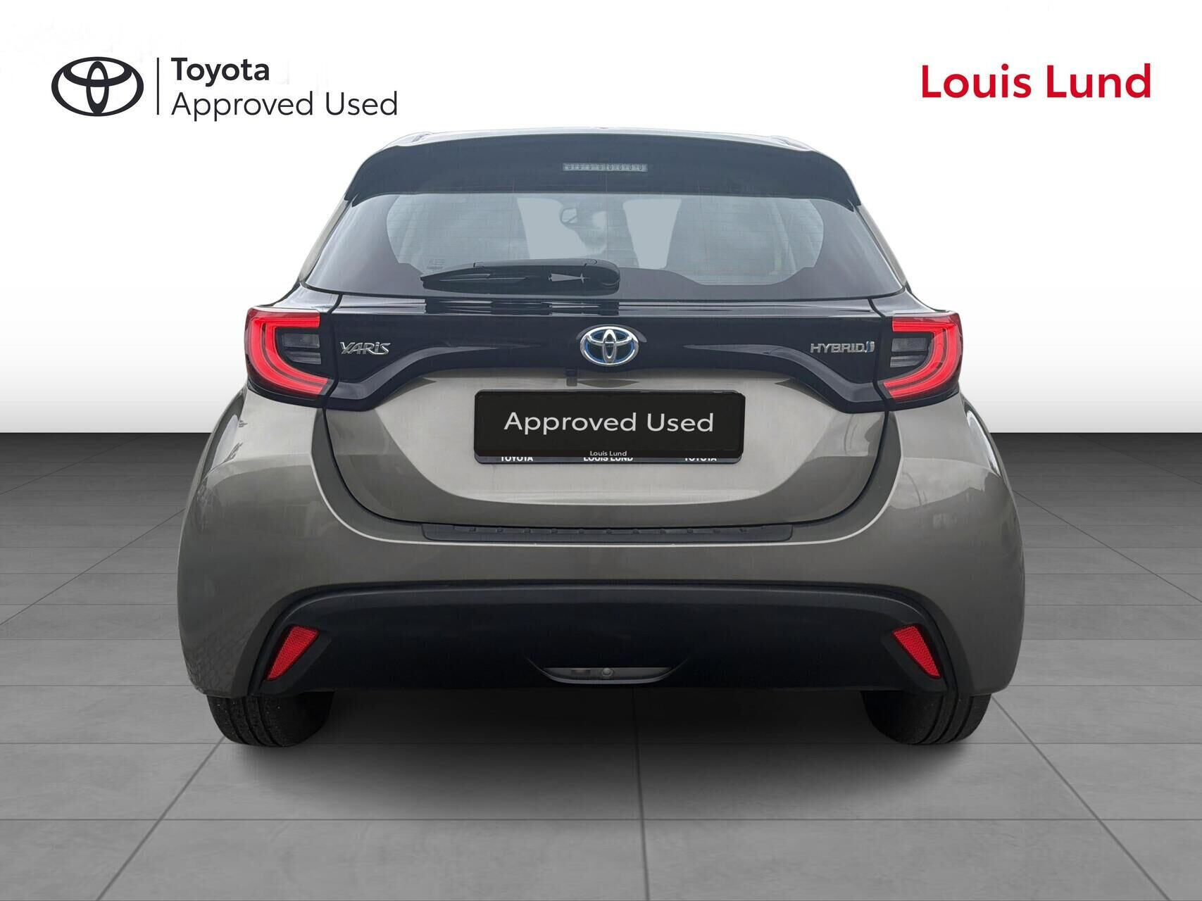 Bronze Toyota Yaris fra 2023