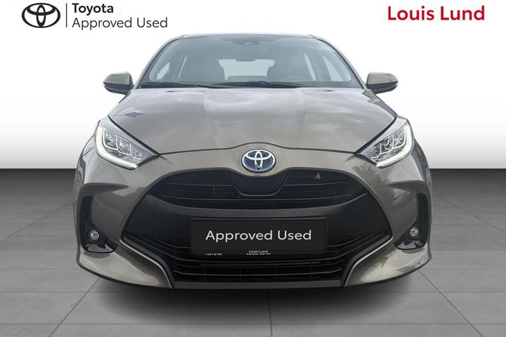 Bronze Toyota Yaris fra 2023