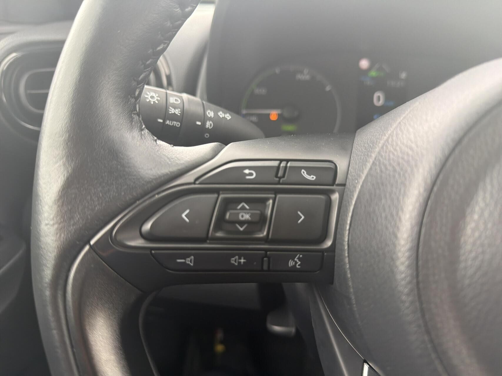 Bronze Toyota Yaris fra 2023