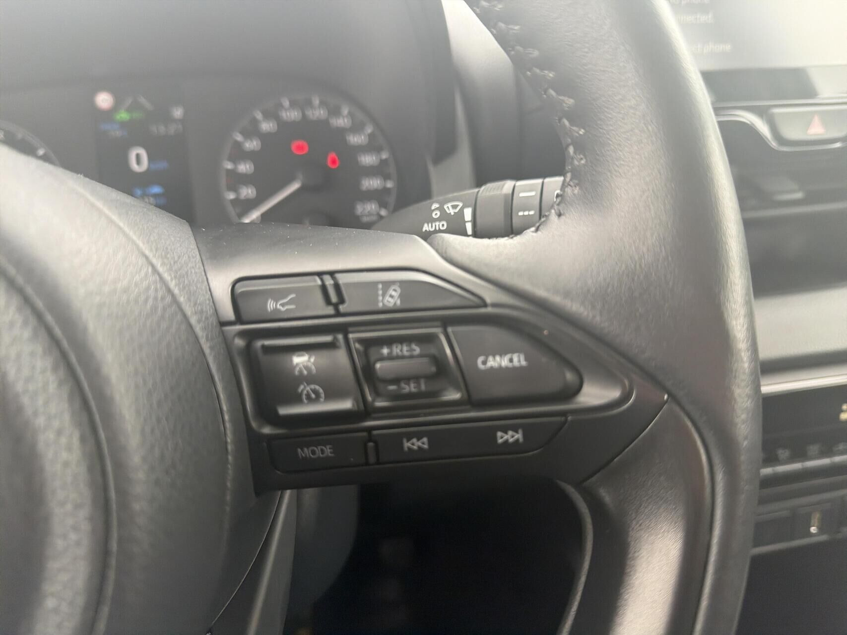 Bronze Toyota Yaris fra 2023