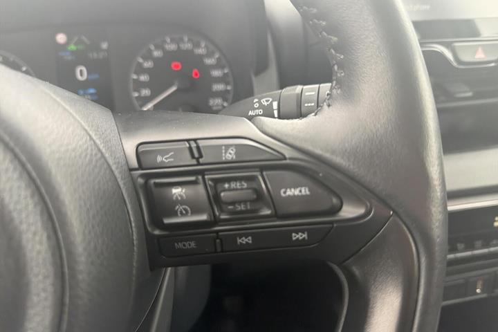 Bronze Toyota Yaris fra 2023
