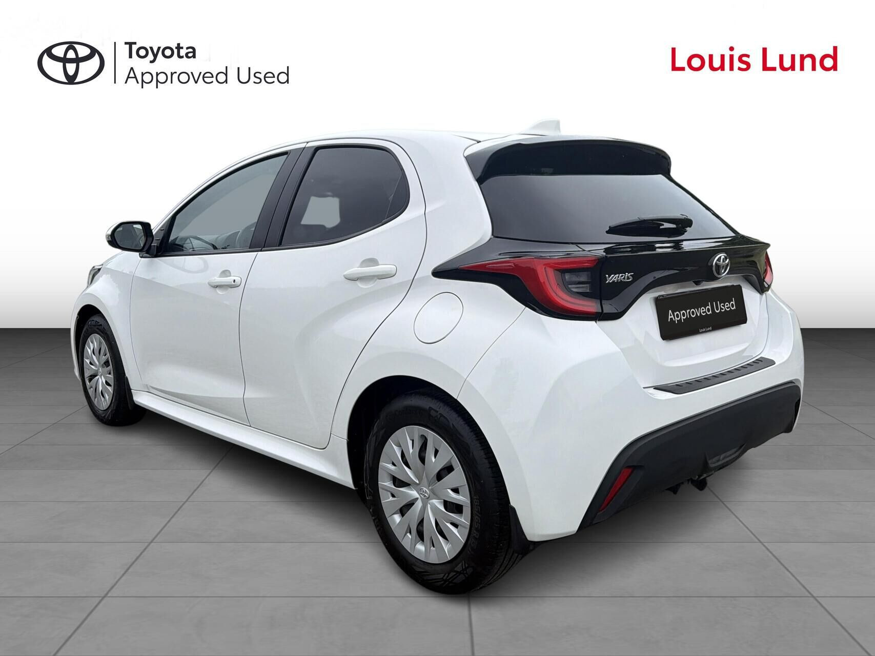 Hvid Toyota Yaris fra 2021