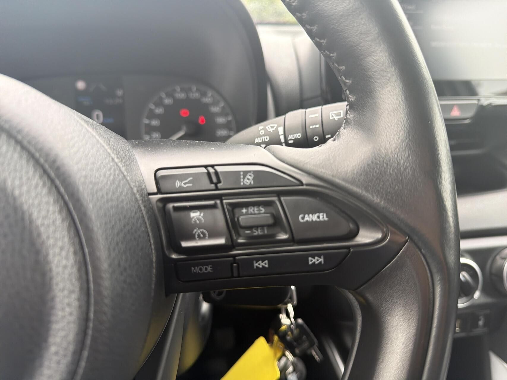 Hvid Toyota Yaris fra 2021
