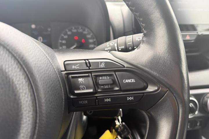 Hvid Toyota Yaris fra 2021