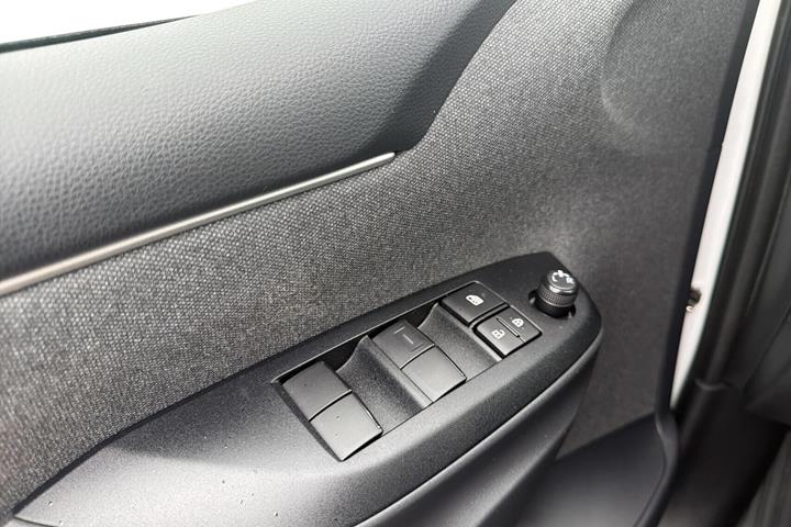 Hvid Toyota Yaris fra 2021