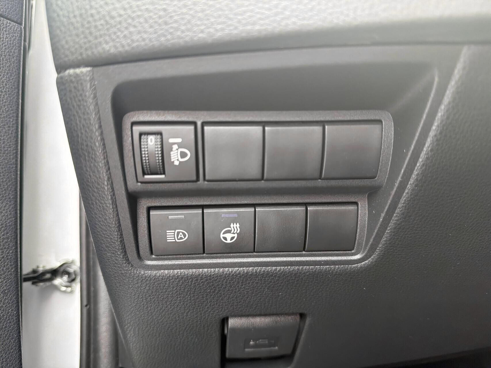 Hvid Toyota Yaris fra 2021